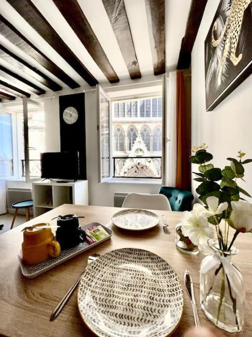 Appartement Vue Cathedrale- Centre Ville Meaux-Gare-Disney ภายนอก รูปภาพ